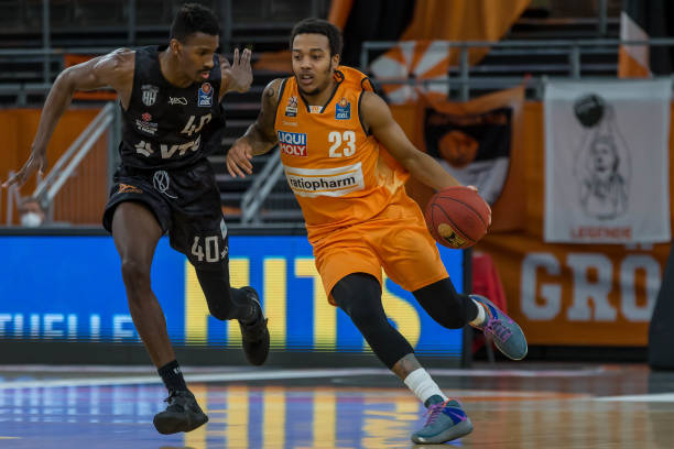 泰达的对决 泰达的对决