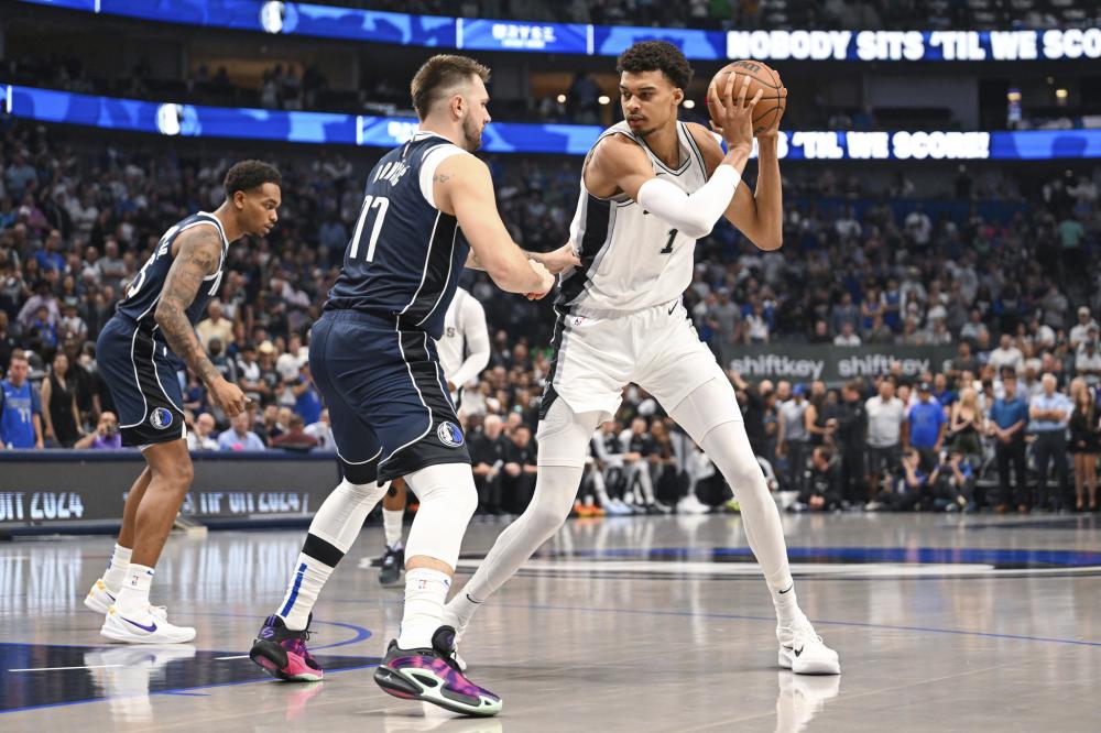 而詹姆斯与 而詹姆斯与